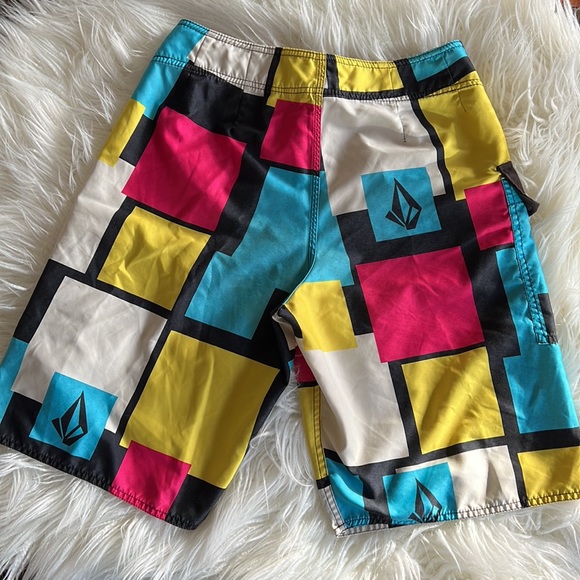 Volcom board shorts - Picture 6 of 8